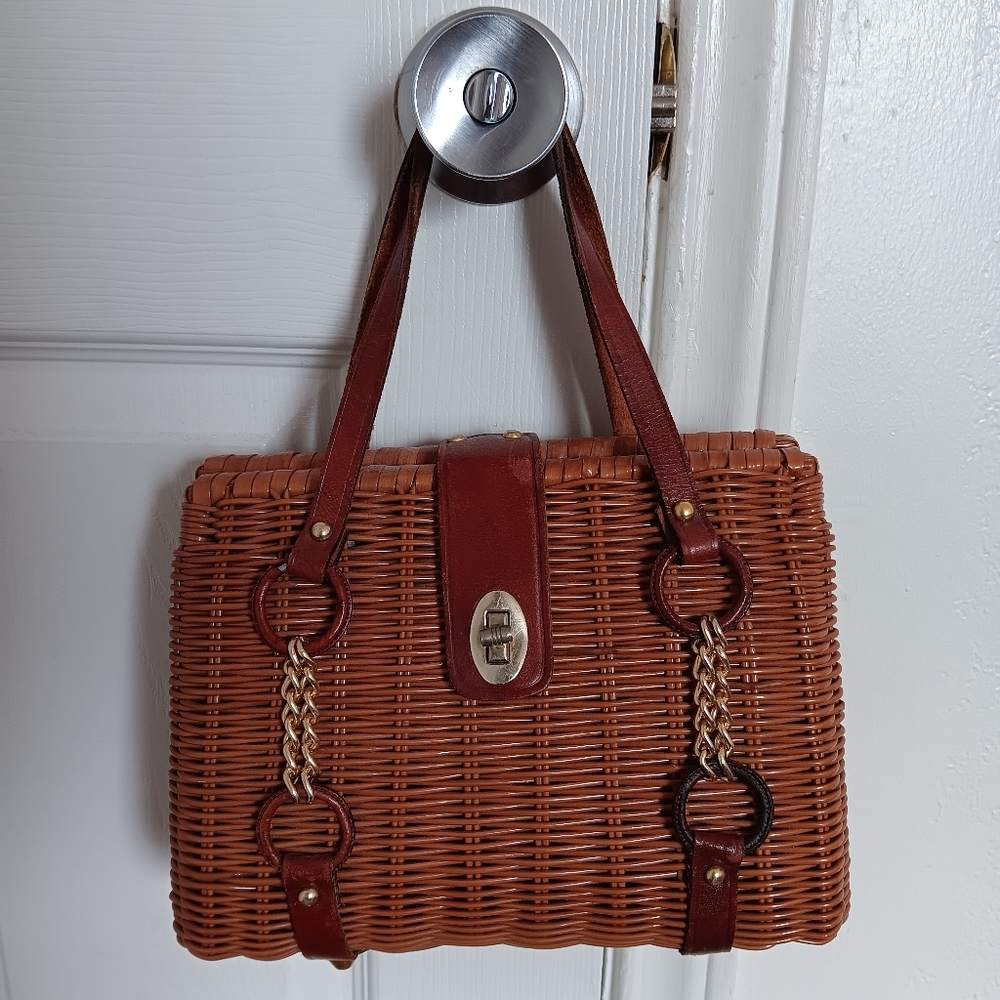 VINTAGE WICKER PURSE
